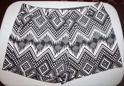 EUC Women's DALIA Black & White Aztec Print Shorts 4.5" inseam Size 10 - Image 1 of 4