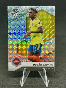 Duvan Zapata 2021-22 Panini Mosaic FIFA Road to World Cup - Mosaic Prizm #179 - Foto 1 di 2