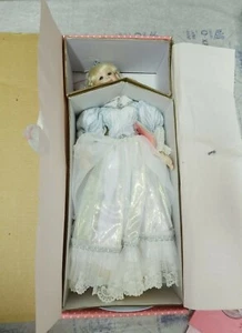 *NIB*RARE Paradise Galleries Treasury Collection SLEEPING BEAUTY Porcelain Doll - Picture 1 of 6