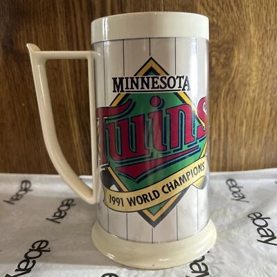 Vintage 1991 MLB Baseball Minnesota Twins World Series Champion Plastic Mug - Image 1 of 4