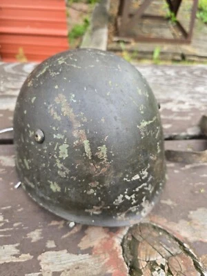 Casco de acero con forro del ejército italiano modelo M33 Segunda Guerra Mundial Foto 1 de 4