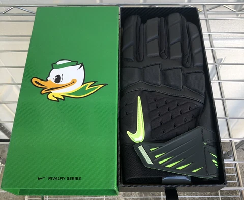 Nike Oregon Ducks Team Issued Football Gloves & Worn HyperBeast 3XL Chip Kelly Cover