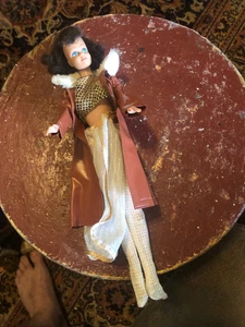 VINTAGE 1962 MIDGE BARBIE FRECKLES BROWN HAIR BLUE EYES PAINTED NAILS no shoes - Picture 1 of 3