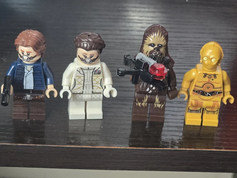 LEGO Minifigures 75192 Star Wars UCS Millenium Falcon *LEIA, HAN, CHEWIE, C-3PO* - Image 1 of 4