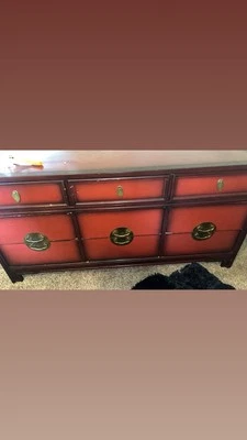 Cómoda de madera Kent Coffey The Lotus Chinoiserie Long Boy vintage con asas de latón Foto 1 de 4