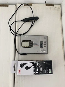Sony Walkman Minidisc Player with New JVC Gumy HA-F14 Headphones. MZ-R35 - Picture 1 of 8