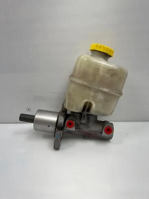 2002 - 05 Jeep Liberty Brake Master Cylinder / Reservoir Assembly OEM 05072526AA - Image 1 of 4
