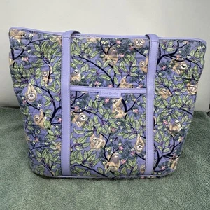 Borsa a tracolla Vera Bradley appesa bradipo viola cotone trapuntato tote bag - Foto 1 di 7