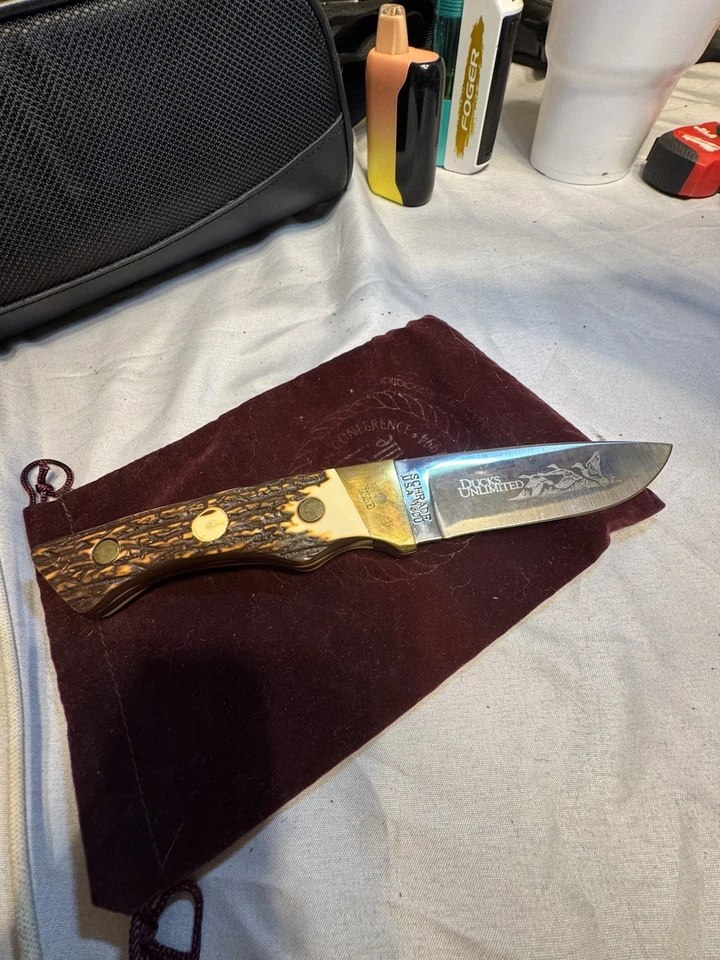 Cuchillo de hoja fija ilimitado Schrade EE. UU. 13DU Ducks de colección Foto 1 de 4