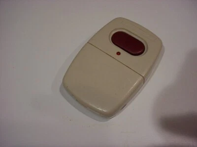 nice,working OEM SKYLINK GRV-390 1-button Garage Door Opener Remote Control - Image 1 of 4