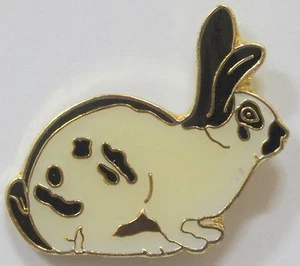Neu weißer Hase Kaninchen Baumwollschwanz Hase Garten Tier Revers Pin Krawatte Heft schwarz - Bild 1 von 1