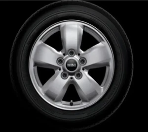 Winterkompletträder Heli Spoke 492 MINI F55 F56 F57 Pirelli 15 Zoll SONDERPREIS - Bild 1 von 2