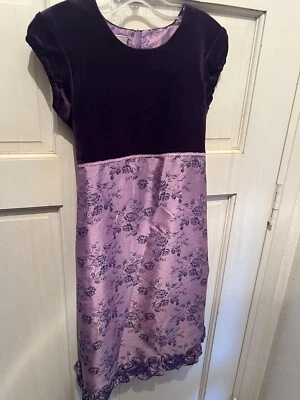 Vestido de vacaciones Laura Ashley de terciopelo púrpura brillante sedoso talla 9 años nuevo Foto 1 de 4