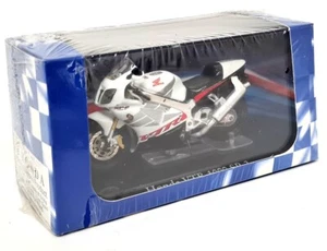 Atlas 1/24 Honda VTR 1000 SP-2 White + Plinth 8CM Model Motorbike - Picture 1 of 4