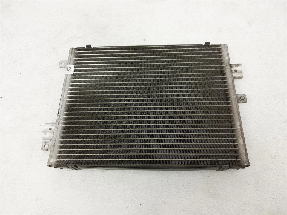 Condensador de aire acondicionado Porsche Cayman 2006-2012 997-573-911-02 Foto 1 de 4