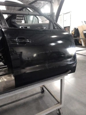 Conjunto de puerta delantera derecha usado se adapta a: Kia Soul 2018 eléctrico R. con vidrio solar Foto 1 de 4