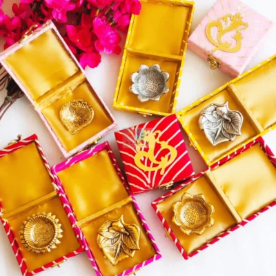 Caja de Madera Tradicional con Diya Boda Devolución Regalo Fiesta Favor Dulce Caja de Caramelos Foto 1 de 3