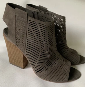 Vince Camuto Kimora Cutout Größe 10M schattig taupe braun echtes Wildleder Heels - Bild 1 von 6