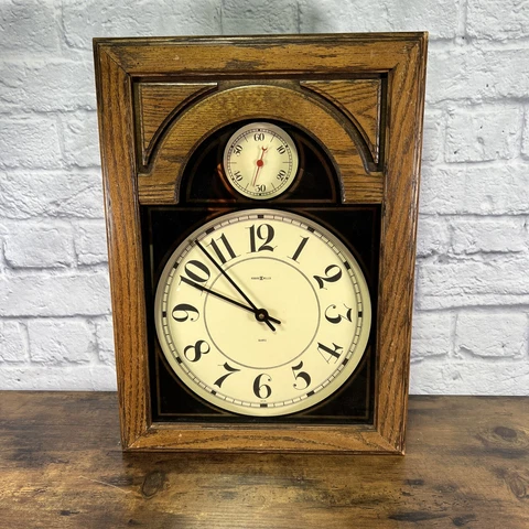 Vintage Oak Wood Howard Miller Wall Clock Classic Quartz 18" Model 612-246 Works Cover