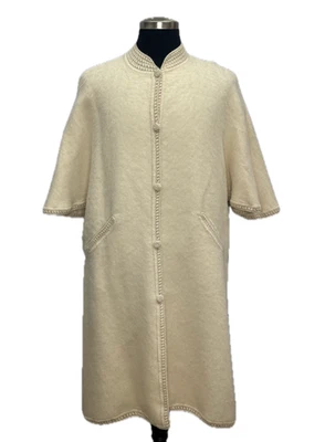 Vintage ALPACA Wool Long Cape Poncho Cover-Up Made In Peru 1980's Cream ONE SIZE - Image 1 of 4