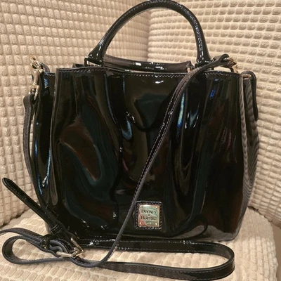 Bolso Bandolera Bolso Barlow de Charol Negro DOONEY & BOURKE Foto 1 de 4