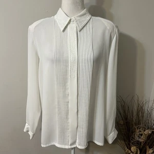 Blusa De Colección Alfred Dunner Marfil Plisada Frontal Abotonada Bordada Transparente Talla 14 - Imagen 1 de 6