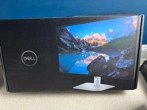 Monitor LCD pantalla ancha Dell UltraSharp U3223QE 31,5 pulgadas 3840 x 2160 - Imagen 1 de 3