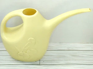 Vintage Lustro Ware Gießkanne P-11 erhaben Blumen USA Deko hellgelb MED Gr. RAR - Bild 1 von 12