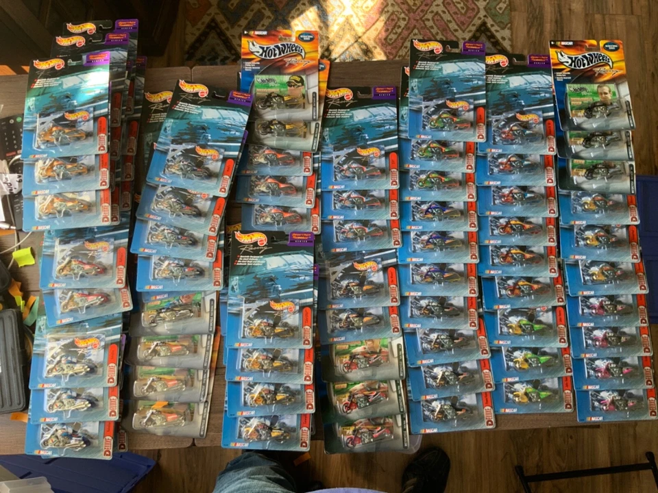 HOT WHEELS RACING SCRORCHIN SCOOTER COLLECTION - Image 1 of 1