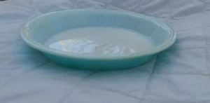 PYREX Milk Glass Robin Egg Blue TURQUOISE Round PIE PLATE #209 8.5" - Picture 1 of 6