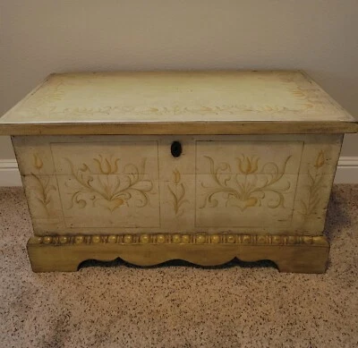 Antigua manta de tulipanes pintados holandeses Pennsylvania del siglo XIX de madera primitiva Foto 1 de 4