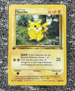 Juego de cartas Pokémon Pikachu 1ª Edición Jungla Juego de cartas coleccionables Wizards Of The Coast 1999 - Imagen 1 de 2