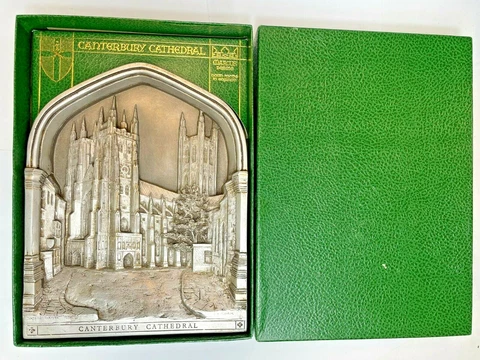 Canterbury Cathedral Plaque 1978 Marcus Designs signed D.H. Morton ( ENGLAND) Cover