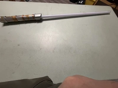 STAR WARS GALAXY’S EDGE SAVI’S WORKSHOP CUSTOM LIGHTSABER PROTECTION & DEFENSE — 第 1/2 张图片