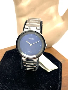 Reloj para mujer Seiko SUP385 esfera azul solar plateado acero inoxidable 28 mm - Imagen 1 de 13