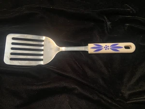 Metal TempTations Presentable Ovenware By Tara Spatula Silicone Handle - Picture 1 of 5