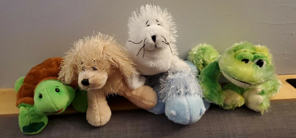 Lot of 5 - Webkinz Ganz - Seal, Tie Dye Frog, Golden Retriever, Hippo, & Turtle. - Image 1 of 1