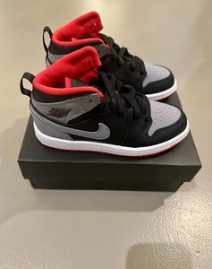 Nike Air Jordan 1 Mid Kinder Black / Cement Grey Schuhe Sneaker NEU - 29,5 - Bild 1 von 7