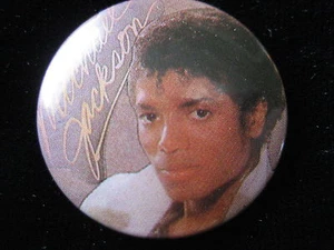 Michael Jackson-Thriller-Pin-Insignia-Botón - Años 80 De Colección - Raro - Imagen 1 de 1