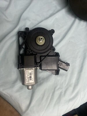 15-19 GMC SIERRA 2500 Front LH Left Power Door Window Motor 0130822882 - Image 1 of 4