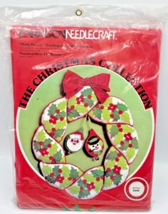 Paragon Christmas Needlecraft Kit Wreath Santa Snowman 6344 NIP 15" Vintage - Picture 1 of 6