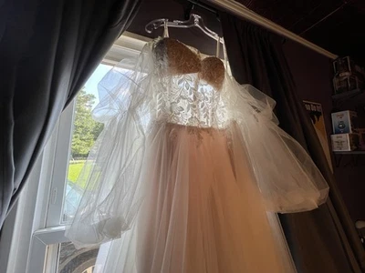 Stella York Wedding Dress Size 24 Never Altered Or Worn. Sleeves Come Off. New - Image 1 of 4