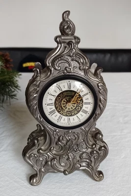 Mercedes Tischuhr, Kaminuhr Zinn ca. 1 Kg schwer und Funktioniert - Bild 1 von 4