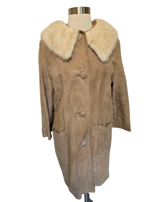 Gabardina de cuero gamuza beige con cuello de piel blanca de colección años 70 para mujer Foto 1 de 4