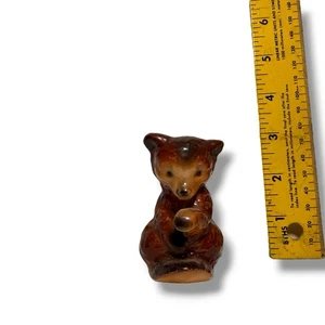 Piccola statuina vintage porcellana Goebel cucciolo di orso marrone seduto - W. Germany - Foto 1 di 4