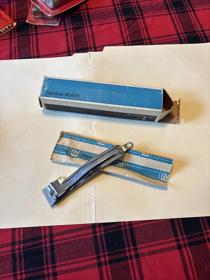 Oldsmobile Cutlass 1968 1969 vacaciones y moldeado de cuarto F85 lado izquierdo  Foto 1 de 2