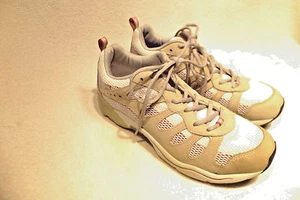 ECCO ~ Training, Walking, Tennis Shoes ~ Sz. 8 M  SUPER NICE - Picture 1 of 9