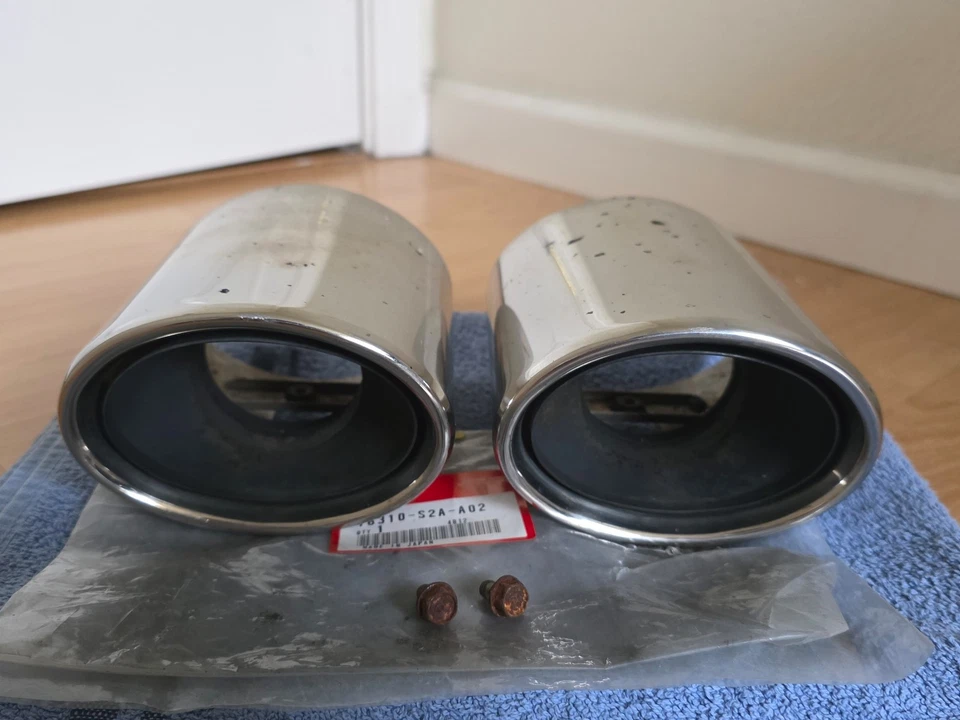 2x Genuine OEM 2004-2009 Honda S2000 AP2 Exhaust tips finisher P/N 18310-S2A-A02 — 第 1/4 张图片