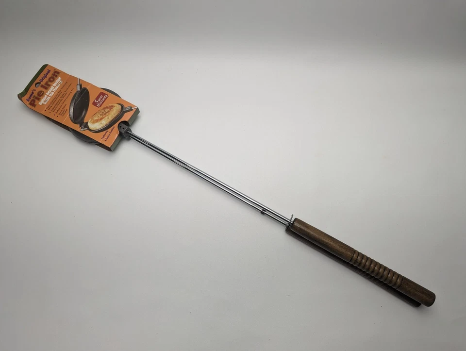 Rome's 1805 Round Pie Iron with Steel and Wood Handles Cast Iron - Image 1 of 4