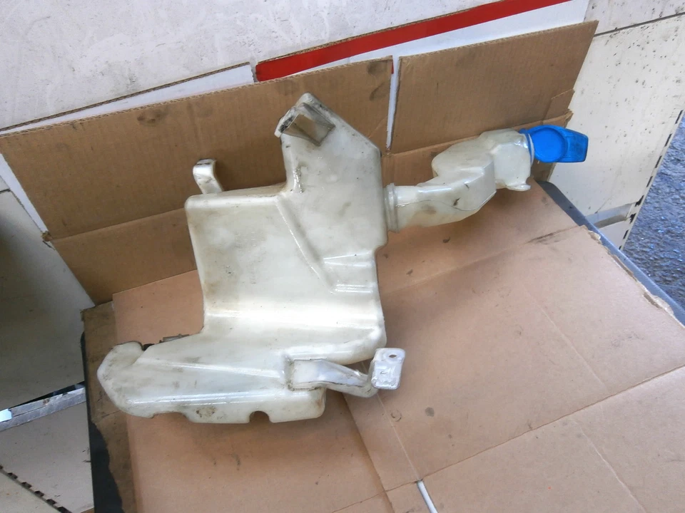 VW VOLKSWAGEN PASSAT 2000-2005 BOTELLA LAVADORA PARABRISAS CON BOMBA 3B0955453 Foto 1 de 1